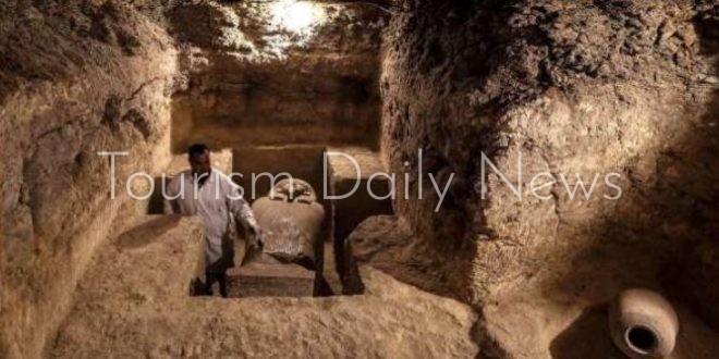 مصر تعلن الكشف عن 30 مقبرة أثرية تعود إلى العصر الفرعوني المتأخر