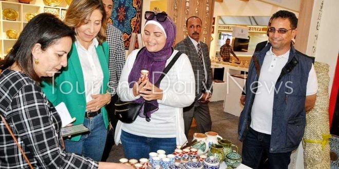 انطلاق فعاليات ملتقى البحر الأحمر لفنون النحت والتصوير بأحد فنادق القصير