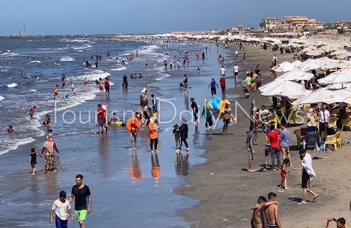 بورسعيد تغلق شواطئها بطول 15 كيلومتراً