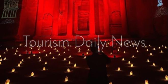 عروض فلكلورية وفرق شعبية في الشارع السياحي ووسط مدينة وادي موسى بالبترا