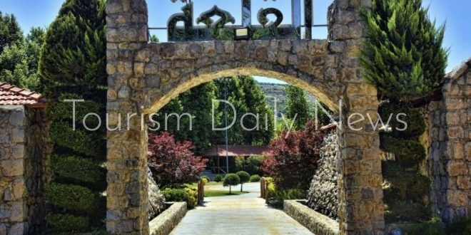 جنوب لبنان خالي من الزوار .. منتجعات وفنادق تستقبل النازحين بدل السياح