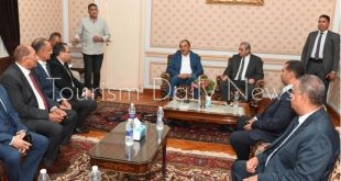 وزير قطاع الأعمال العام يلتقي محافظ الغربية ونواب البرلمان