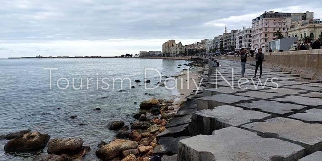 انخفاض منسوب المياه بشواطئ مصر ومخاوف من أعاصير مدمرة إشاعة