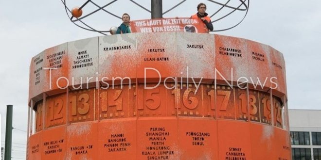 محكمة ألمانية تغرم 4 نشطاء مناخ على خلفية إلقاء طلاء على نصب تذكاري