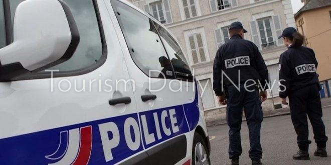 سائق يفقد السيطرة على مركبته ويصدم 4 سيارات كانت متوقفة في فرنسا