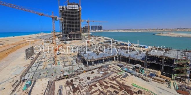 وزير الإسكان يتابع موقف مشروعات الساحل الشمالي الغربى التنموية والسياحية