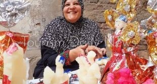 عروسة المولد جزءاً أساسياً من احتفالات المصريين بذكرى المولد النبوي