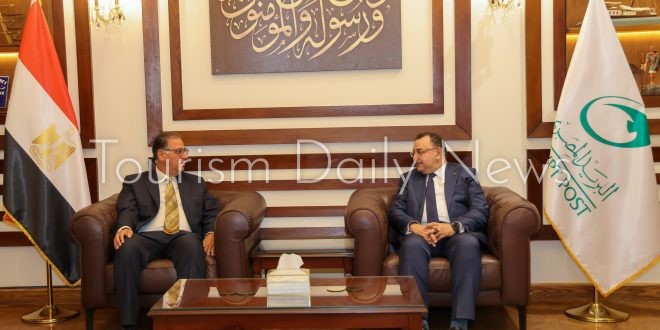 رئيس البريد المصري يستقبل نائب وزير الخارجية للهجرة لبحث التعاون المشترك