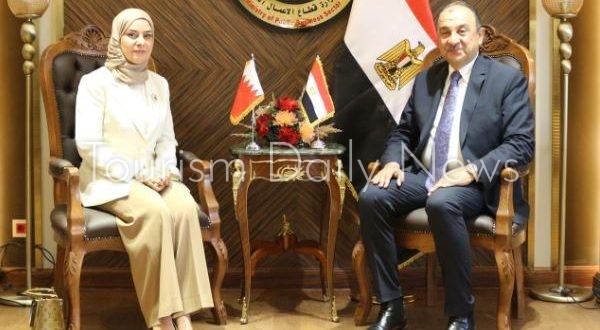 شيمي يستعرض الفرص الاستثمارية بمصر ومجالات الشراكة أمام سفيرة البحرين
