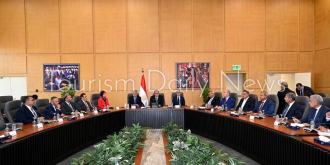 3 وزراء يلتقون المستثمرين فى التنمية السياحية لحل مشاكلهم وضخ استثمارات