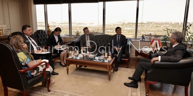 مصر تعرض على سنغافورة فرص الاستثمار السياحي وخاصة الفندقي