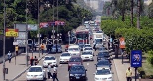 تباطؤ الحركة على كوبري أكتوبر وكثافات مرورية متوسطة بمحاور القاهرة والجيزة