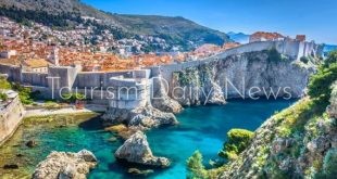 موقع مرتفع عن البحر .. سياح كرواتيا يهربون من الحر إلى الأماكن المرتفعة