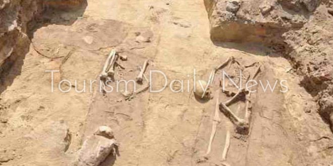 اكتشاف مقبرة في بولندا عن بقايا 160 قطعة من العصرين الحجري والبرونزي