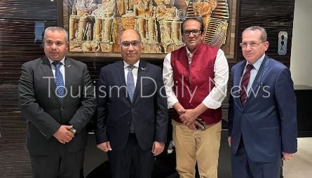 رئيس مؤسسة رائدة في التصوير السينمائي بالهند يروج للسياحة المصرية