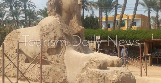 بدء أعمال ترميم تمثال أبو الهول بالحديقة المتحفية بمنطقة آثار ميت رهينة