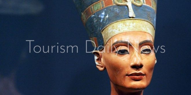 تمثال نفرتيتي