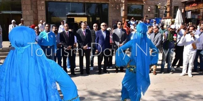 الأقصر تحتفل بيوم السياحة العالمي بساحة معابد الكرنك