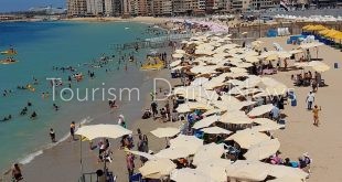 هدوء نسبي للأمواج على شواطئ الإسكندرية