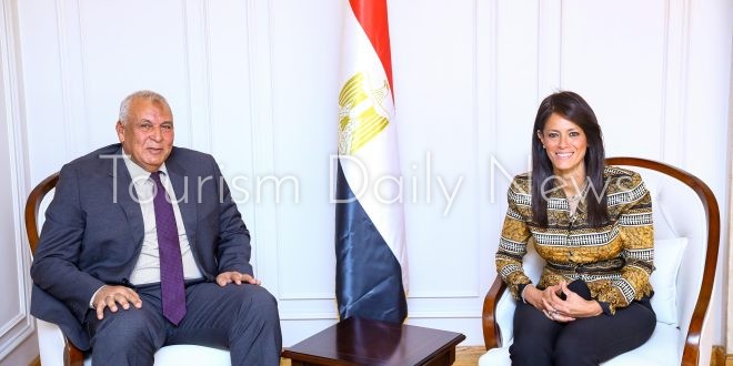 الدكتورة رانيا المشاط وزيرة التخطيط والتنمية الاقتصادية والتعاون الدولي،مع اللواء دكتور محمد الزملوط محافظ الوادى الجديد