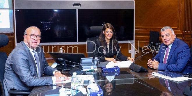 رانيا المشاط، وزيرة التخطيط والتنمية الاقتصادية والتعاون الدولي ورئيس مجلس إدارة بنك الاستثمار القومي، خلال لقائها مع أسامة صالح، رئيس مجلس إدارة شركة أيادي للاستثمار