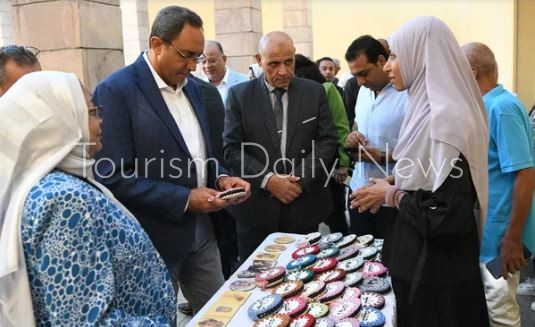 محافظ قنا يفتتح معرض أيادي مصر للصناعات الحرفية والتراثية بمعبد دندرة