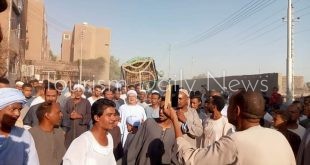 موكب الجمال والأحصنة يجوب شوارع قرية الدير احتفالًا بالمولد النبوي بالأقصر