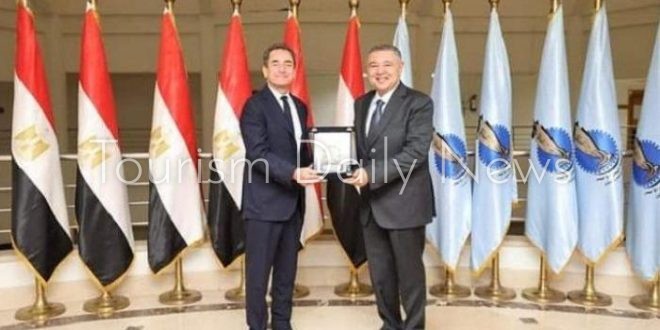 الترويج لزيادة السياح الفرنسيين إلى الغردقة كأفضل الوجهات السياحية عالميًا