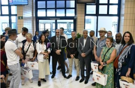 أول رحلة طيران من مطار أسوان إلى أبو سمبل لشركة خاصة