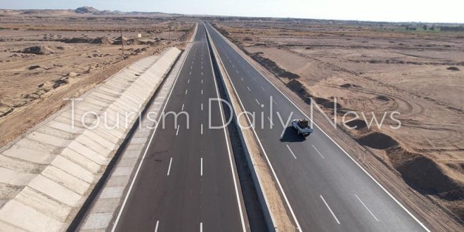 الإنتهاء من رصف 37 كيلو متر في ازدواج طريق  قنا - الأقصر