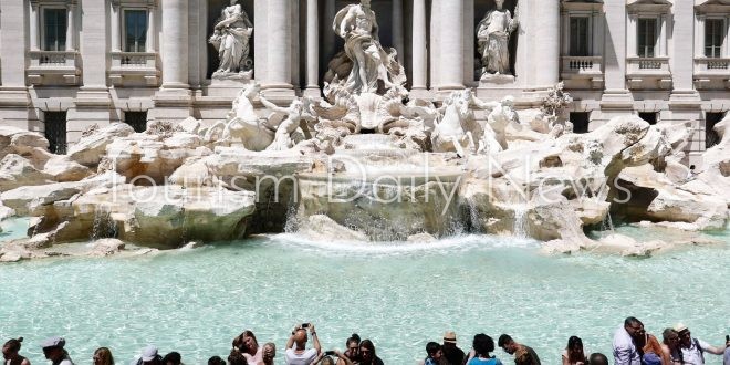 نافورة تريفي الشهيرة أبرز المعالم السياحية في روما