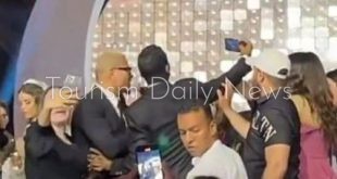 عمرو دياب ضرب الشاب بالقلم على وجهه لأنه لم يكن من البهوات