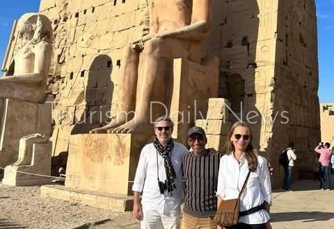 السفير الإيطالي يشيد بحضارة الفراعنة في جولة تاريخية بمعابد الكرنك