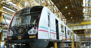 ايران تفتتح خط إنتاج ضخم لعربات قطار المترو الوطني