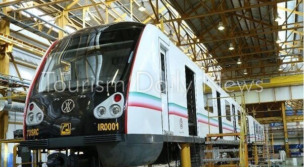 ايران تفتتح خط إنتاج ضخم لعربات قطار المترو الوطني