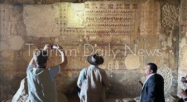 عالم آثار بريطاني ينشر صورا خلال زياته لمقبرة جحوت حتب في دير البرشا بملوي