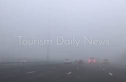 شبورة على الطرق الزراعية والقريبة من المسطحات المائية