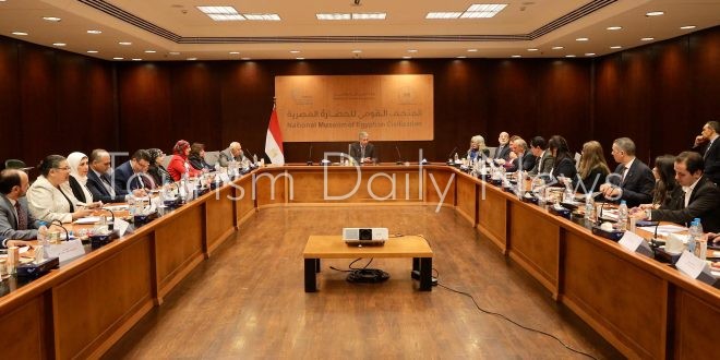 فتحي يلتقي عمداء كليات السياحة والفنادق لمناقشة تطوير نظم التعليم والتدريب