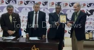 قصر ثقافة أسوان يبارك تكريم الشنقرابي في مؤتمر اتحاد كتاب مصر بالأقصر