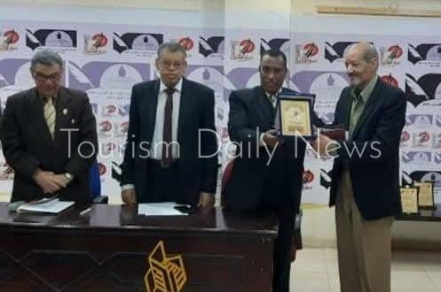 قصر ثقافة أسوان يبارك تكريم الشنقرابي في مؤتمر اتحاد كتاب مصر بالأقصر