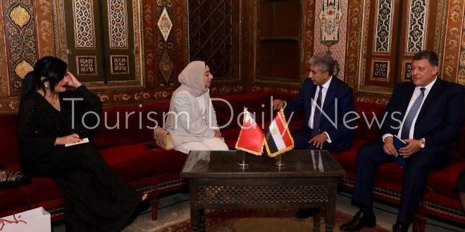 5 % زيادة في أعداد السائحين لمصر من البحرين والإعلان عن تسويق وترويج مشترك
