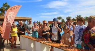 أطول بيتزا بطول 20 متر في مهرجان فريد على شواطئ مرسى علم