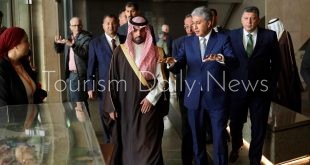 وزير السياحة والآثار يلتقي وزير ثقافة السعودية ومرافقيه خلال زيارتهم لمصر