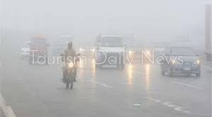 انخفاض في درجات الحرارة واستقرار مؤقت في حالة الطقس وشبورة على طرق مصر