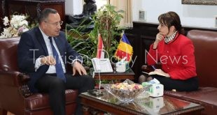 رئيس جامعة الإسكندرية يستقبل سفيرة دولة رومانيا بالقاهرة