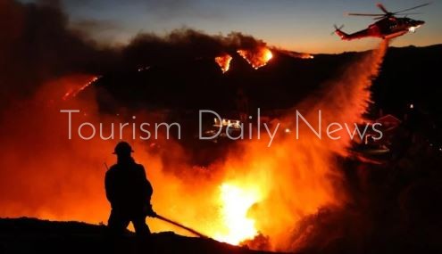 ارتفاع أعداد ضحايا حرائق الغابات في لوس أنجلوس وتفاقم رياح سانتا آنا