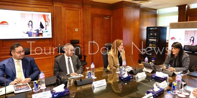 الدكتورة رانيا المشاط وزيرة التخطيط والتنمية الاقتصادية والتعاون الدولي، والدكتورة رشا راغب، المدير التنفيذي للأكاديمية الوطنية للتدريب