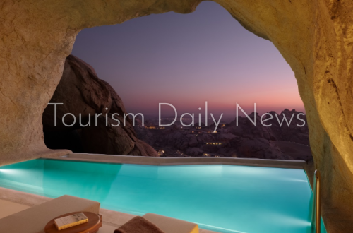 شركة البحر الأحمر تفتتح منتجع ديزرت روك في مشهد يخطف الأنفاس بقلب الصحراء