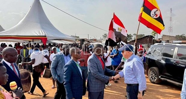 مصر تواجه مشكلة إنسداد مخرج بحيرة كيوجا بنبات ورد النيل في أوغندا