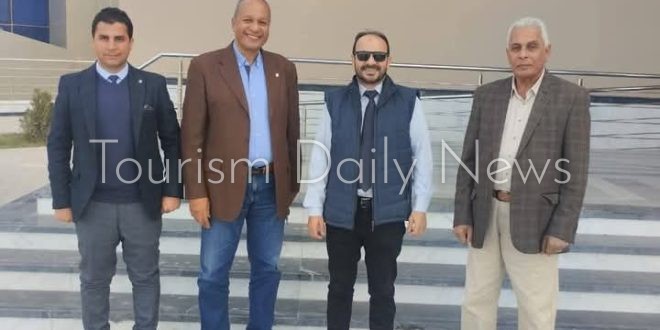 وفد من المنشآت الفندقية بالبحر الأحمر يزور كلية سياحة وفنادق الغردقة